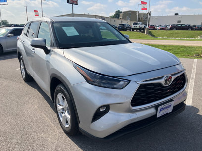 Used 2023 Toyota Highlander LE