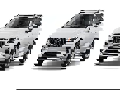 Certified 2022 Volvo XC60 B5 Momentum w/ Advanced Package