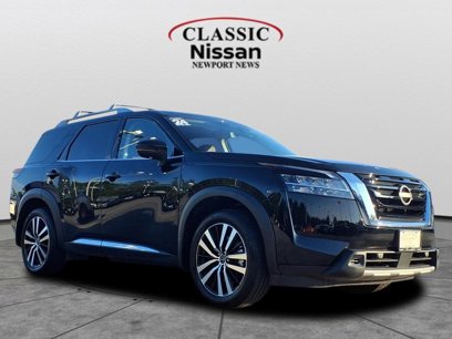 Used 2024 Nissan Pathfinder Platinum w/ Cargo Package