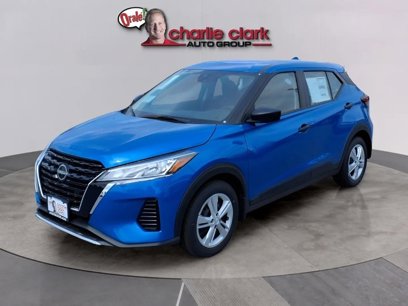 New 2025 Nissan Kicks Play S