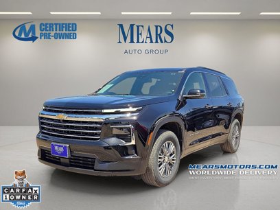 Used 2025 Chevrolet Traverse LT
