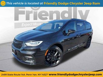 Certified 2023 Chrysler Pacifica Touring-L w/ S Appearance Package