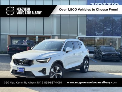 New 2025 Volvo XC40 B5 Plus w/ Protection Package Premier