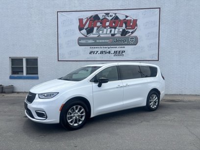 New 2025 Chrysler Pacifica Select