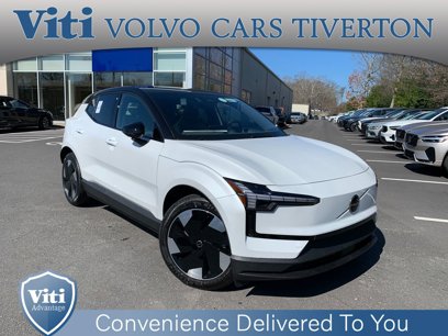 New 2025 Volvo EX30 Plus w/ Climate Package