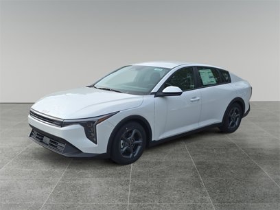 New 2025 Kia K4 LXS