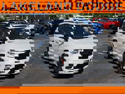 New 2025 Chrysler Pacifica Premium