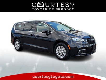 Used 2023 Chrysler Pacifica Touring-L