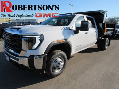 New 2025 GMC Sierra 3500 Pro w/ Convenience Package