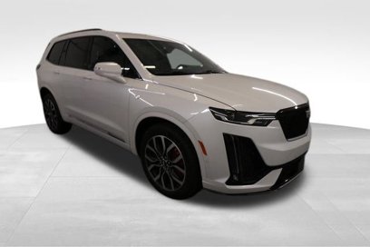 New 2025 Cadillac XT6 Sport w/ Technology Package