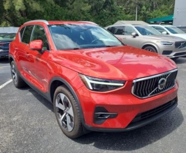 Used 2024 Volvo XC40 B5 Plus