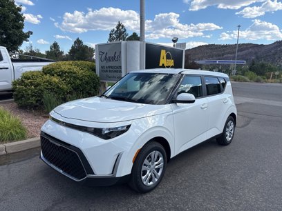 New 2025 Kia Soul LX