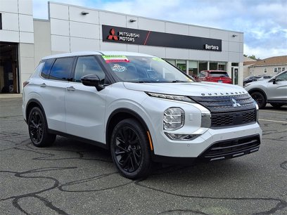 Used 2023 Mitsubishi Outlander SE
