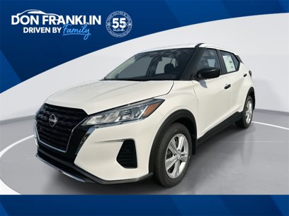 New 2025 Nissan Kicks Play S