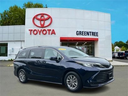 Certified 2022 Toyota Sienna LE