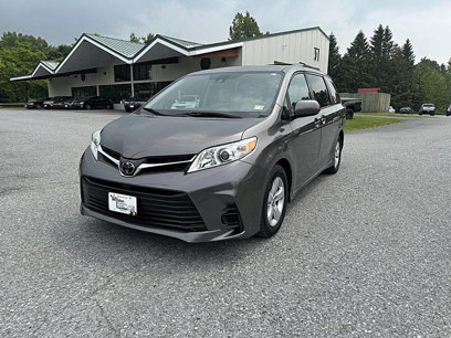 Used 2018 Toyota Sienna LE