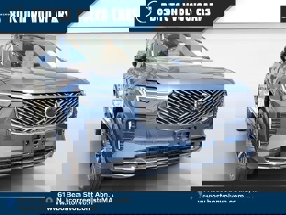 New 2025 Volvo XC90 B5 Core w/ Climate Package