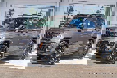 New 2025 Jeep Grand Cherokee Limited w/ Black Appearance Package