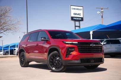 New 2025 Chevrolet Traverse LT w/ Midnight/Sport Edition