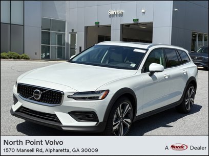 New 2026 Volvo V60 B5 Cross Country Plus w/ Protection Package Premier