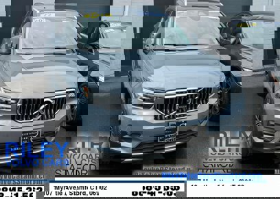 Certified 2022 Volvo XC40 T5 Inscription w/ Advanced Package