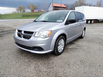 Used 2018 Dodge Grand Caravan SE w/ UConnect Hands-Free Group