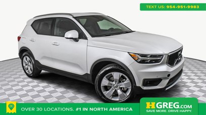 Used 2022 Volvo XC40 T5 Momentum