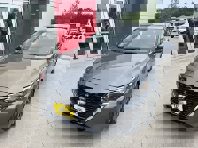 New 2025 Nissan Sentra SV w/ Trunk Package