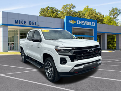 Used 2024 Chevrolet Colorado Z71 w/ Z71 Convenience Package 2