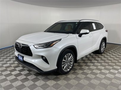Used 2024 Toyota Highlander Platinum