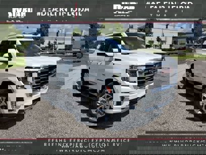 Used 2023 GMC Yukon SLT w/ SLT Premium Package