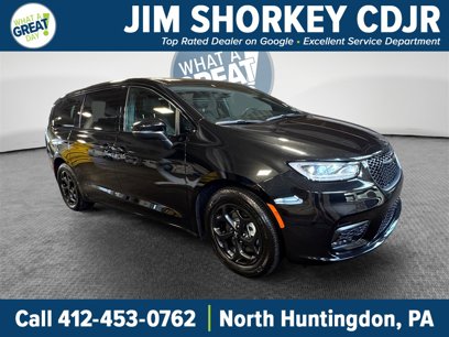 Used 2023 Chrysler Pacifica Touring-L w/ S Appearance Package