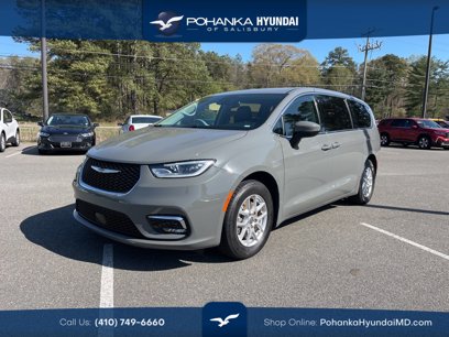 Used 2023 Chrysler Pacifica Touring-L