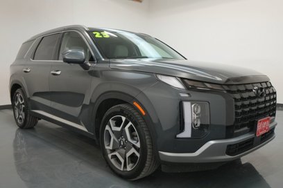 Used 2023 Hyundai Palisade Limited w/ Cargo Package
