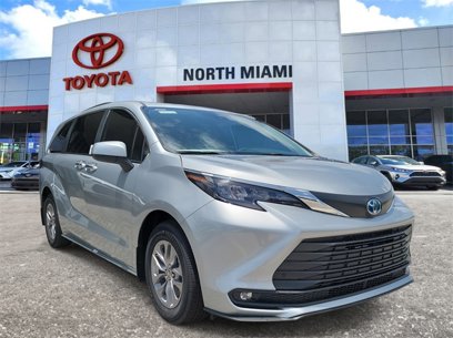 New 2025 Toyota Sienna XLE