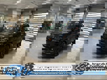 Used 2023 Jeep Cherokee Altitude Lux