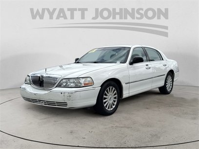 Used 2005 Lincoln Town Car Signature