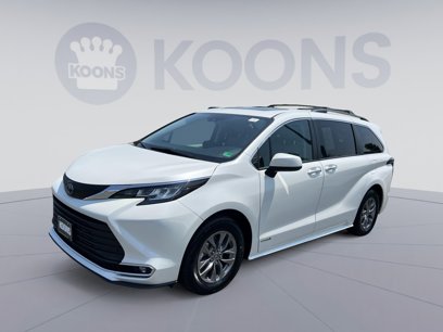 Used 2021 Toyota Sienna XLE