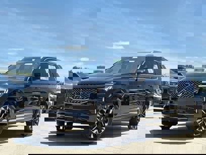 New 2025 Volvo XC90 T8 Plus