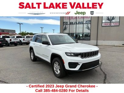 Certified 2023 Jeep Grand Cherokee Laredo w/ Trailer Tow Prep Group (B)