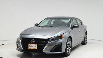 Used 2024 Nissan Altima 2.5 SV
