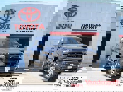 New 2025 Toyota Tacoma SR5