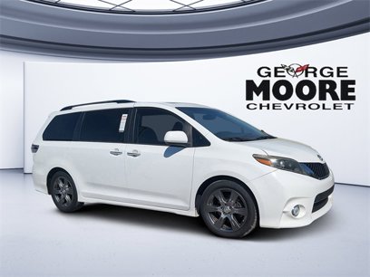 Used 2017 Toyota Sienna SE Premium
