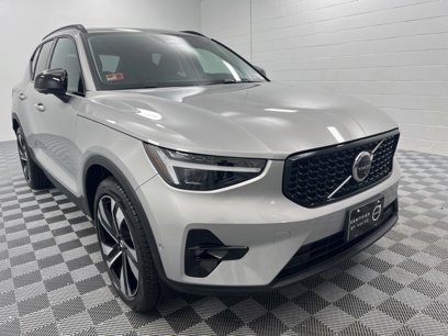 New 2025 Volvo XC40 B5 Plus w/ Protection Package Premier