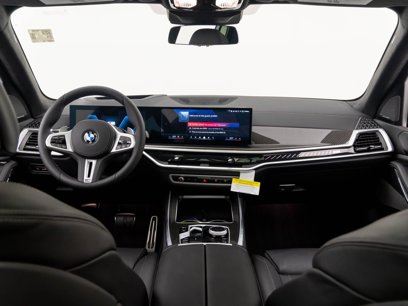 New 2025 BMW X7 M60i w/ Climate Comfort Package