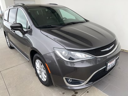 Used 2019 Chrysler Pacifica Touring-L