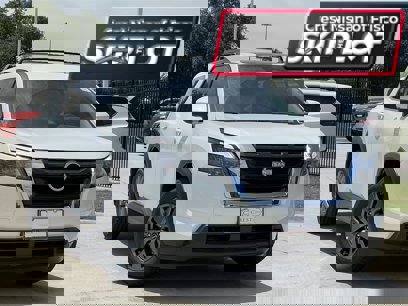 New 2025 Nissan Pathfinder SV