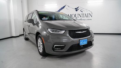 Used 2022 Chrysler Pacifica Touring-L