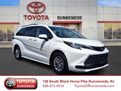 Certified 2022 Toyota Sienna LE