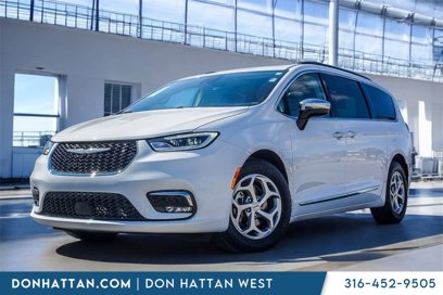 Used 2023 Chrysler Pacifica Limited